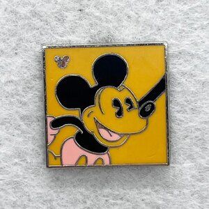 🔮 5/$25 Disney Neon Orange Mickey Pin‎